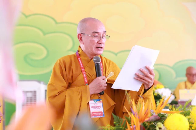 Thượng tọa Thích Lệ lạc, Trưởng ban Tổ chức phát biểu khai mạc