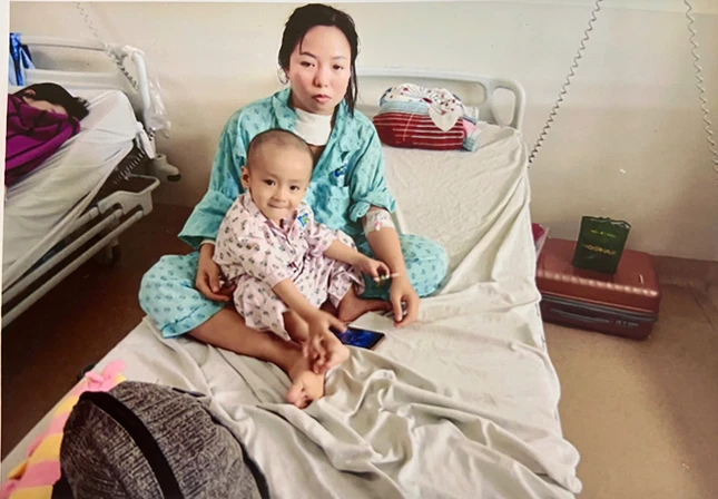 Cháu Đào Thanh Thế Sơn, sinh năm 2022, đang mắc bệnh hiểm nghèo u ác tinh hoàn