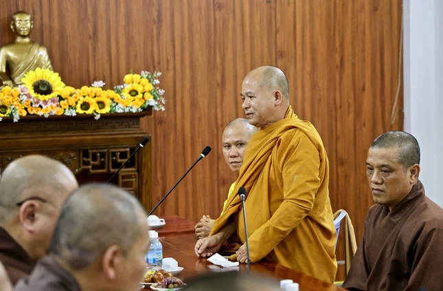 Thượng tọa Thích Giác Phổ phát biểu tại buổi gặp gỡ