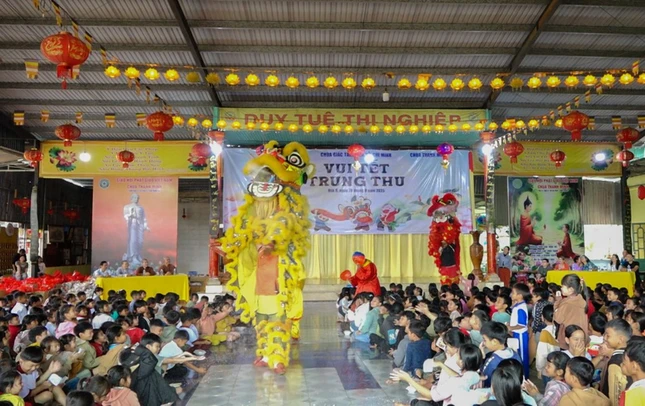 Múa lân sư phục vụ thiếu nhi Múa lân sư phục vụ thiếu nhi