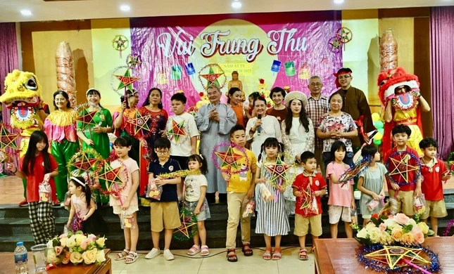 Vui cùng chú Cuội chị Hằng