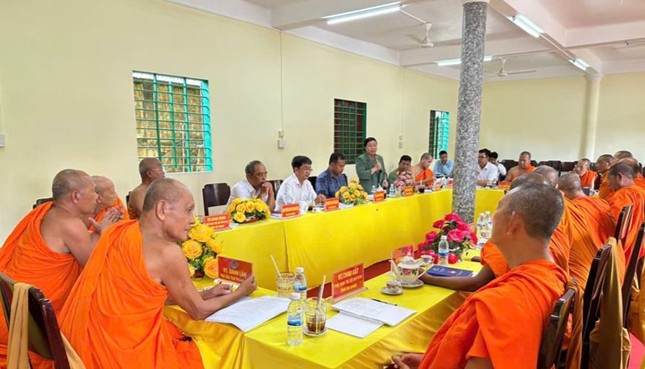 Quang cảnh buổi họp Quang cảnh buổi họp