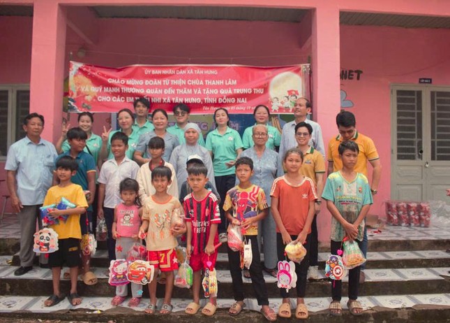 Đêm hội với chủ đề: Vui hội trăng rằm lần thứ 14