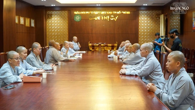 Ni giới TP.HCM họp vận động tổ chức đoàn cứu trợ đồng bào bị thiệt hại do bão số 10 Ni giới TP.HCM họp vận động tổ chức đoàn cứu trợ đồng bào bị thiệt hại do bão số 10