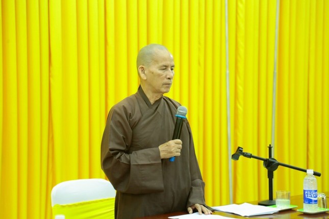 Hòa thượng Thích Thiện Thống chủ trì buổi họp Hòa thượng Thích Thiện Thống chủ trì buổi họp
