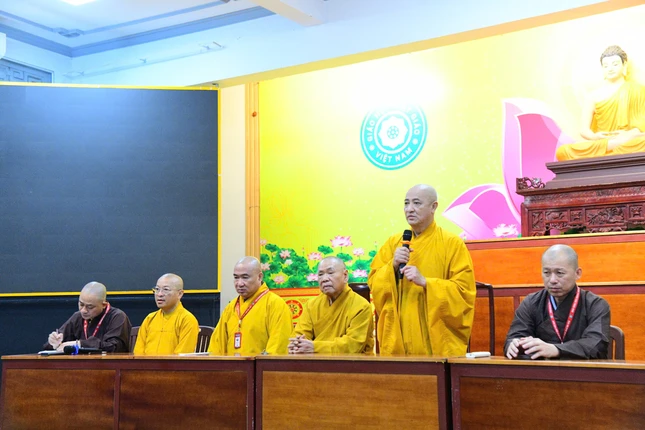 Hòa thượng Thích Huệ Thông phát biểu cảm ơn các vị đến hiến máu