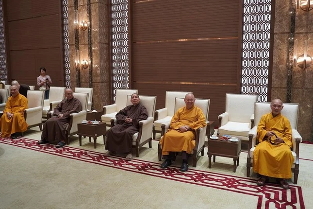 Chư tôn đức tham dự