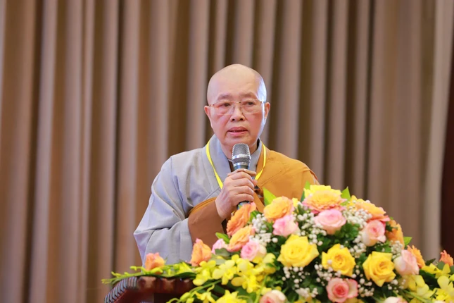Ni trưởng Thích Đàm Lan phát biểu khai mạc