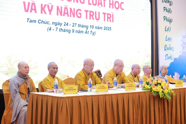 Chư tôn giáo phẩm chứng minh, tham dự