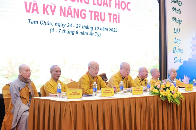 Chư tôn giáo phẩm chứng minh, tham dự