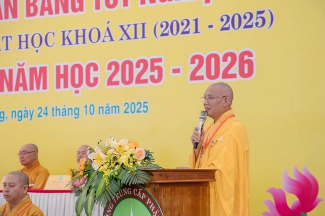 Thượng tọa Thích Thông Triêm, Hiệu trưởng đọc diễn văn khai mạc Thượng tọa Thích Thông Triêm, Hiệu trưởng đọc diễn văn khai mạc