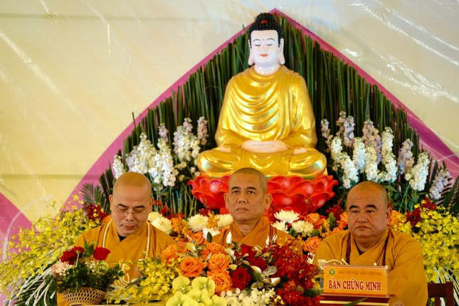 Chư tôn đức chứng minh