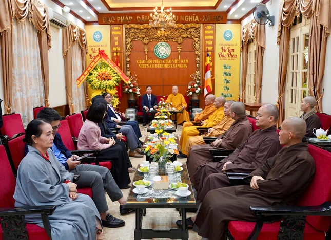 Quang cảnh buổi tiếp tại Trụ sở Trung ương GHPGVN - chùa Quán Sứ