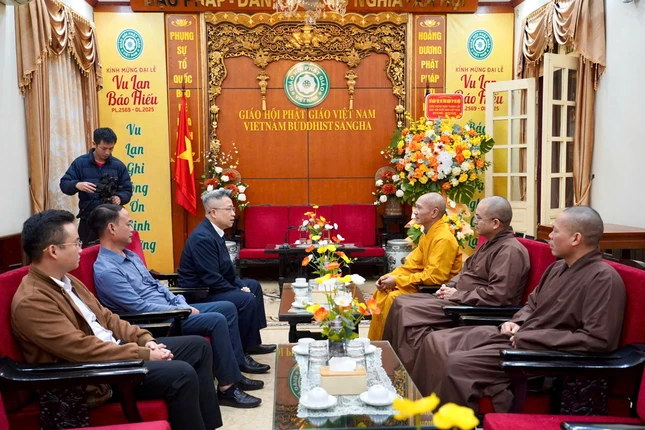 Quang cảnh buổi tiếp tại Trụ sở Trung ương GHPGVN - chùa Quán Sứ