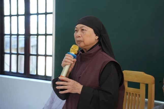 Ni trưởng Thích nữ Như Phú phát biểu tại buổi họp - Ảnh: M.Trực