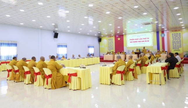 Quang cảnh buổi họp