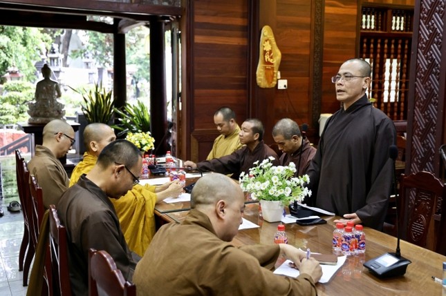 Đóng góp ý kiến tại buổi họp