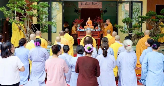 Chư Tăng Ni môn đồ pháp quyến, Phật tử thành kính tưởng niệm