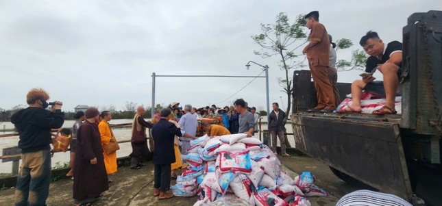 Chuyến thiện nguyện "Thương về miền Trung" tại tỉnh Đắk Lắk