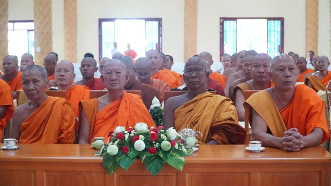 Chư tôn đức tham dự