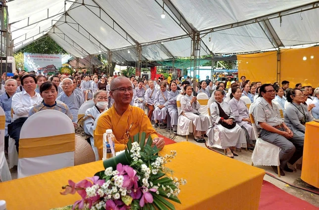 Thầy Thích Chúc Phú, trụ trì chùa Tịnh Quang - Ảnh: Quang Đãi