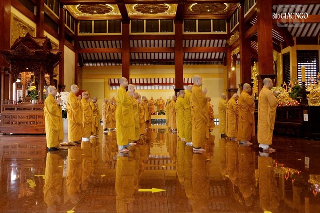 Mỗi kỳ Bố-tát củng cố về tinh thần hòa hợp và thanh tịnh