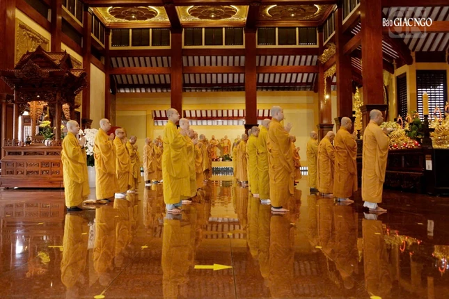 Mỗi kỳ Bố-tát củng cố về tinh thần hòa hợp và thanh tịnh