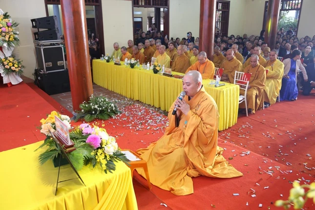 Đại đức Thích Đạo Minh phát nguyện nhận nhiệm vụ