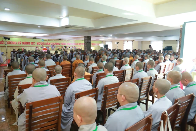 Khóa bồi dưỡng kỹ năng và Hội thi dẫn chương trình Phật giáo cấp trung ương thành tựu