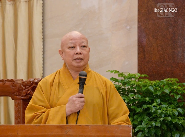 Hòa thượng Thích Lệ Trang đúc kết tại buổi sinh hoạt đầu tiên của Khóa bồi dưỡng trụ trì năm 2025