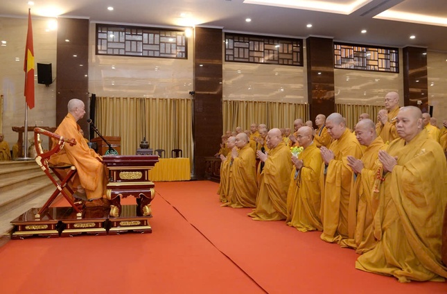 Đức Pháp chủ khai thị đến toàn thể Tăng Ni trong Tuần huân tu và Khóa bồi dưỡng trụ trì năm 2025