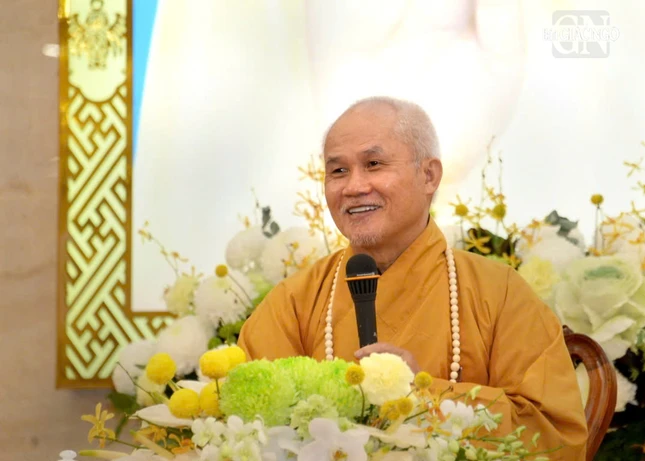 Thượng tọa Thích Giác Dũng giải đáp các câu hỏi của Tăng Ni