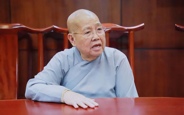Ni trưởng Thích nữ Từ Nhẫn, Phó Trưởng ban Trị sự kiêm Trưởng Phân ban Ni giới TP.HCM chủ trì buổi họp - Ảnh: Trung Thắng