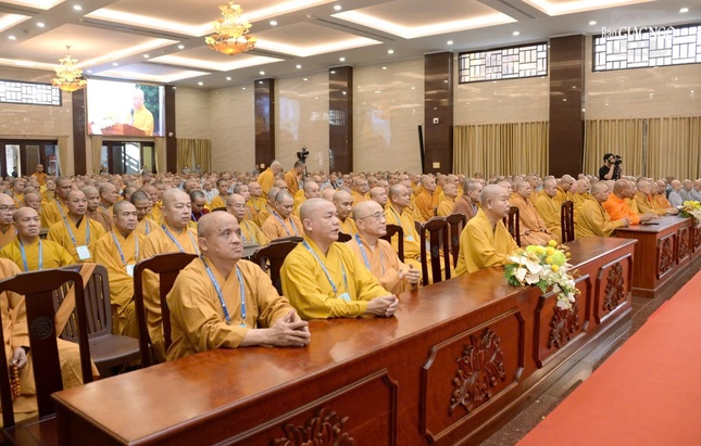 Chư tôn đức tham dự lễ bế mạc