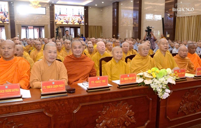 Chư tôn đức tham dự