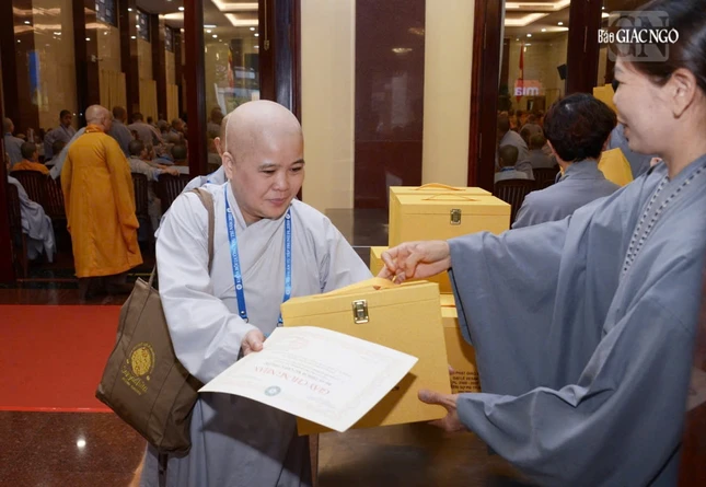 Bế mạc và trao Giấy chứng nhận Tuần huân tu và Khóa bồi dưỡng trụ trì, tại Việt Nam Quốc Tự