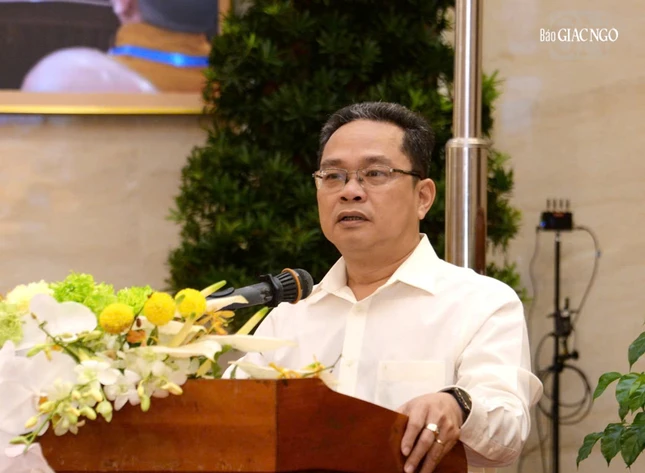 Ông Phạm Minh Tuấn thay mặt lãnh đạo TP.HCM và các sở, ban, ngành phát biểu tại hội nghị