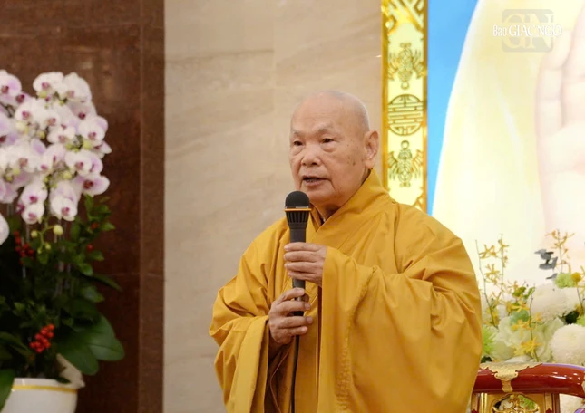 Trưởng lão Hòa thượng Thích Thiện Nhơn ban đạo từ tại hội nghị
