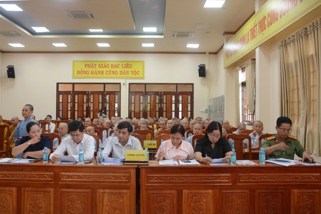 Đại diện các cơ quan tỉnh và địa phương tham dự Đại diện các cơ quan tỉnh và địa phương tham dự