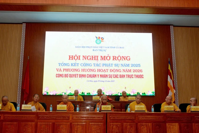 Chư tôn đức tham dự hội nghị