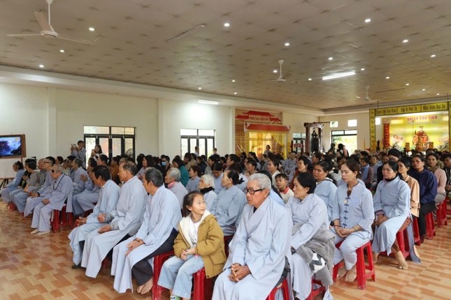 Hơn 400 Phật tử tham gia khóa tu