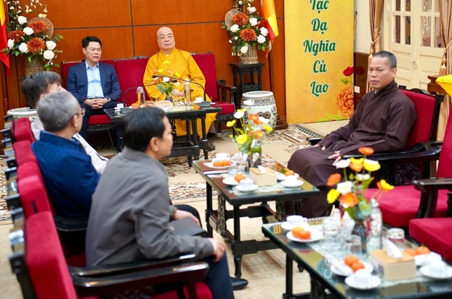 Hòa thượng Thích Thanh Nhiễu tiếp đón phái đoàn lãnh đạo Cục An ninh nội địa - Bộ Công an đến thăm Hòa thượng Thích Thanh Nhiễu tiếp đón phái đoàn lãnh đạo Cục An ninh nội địa - Bộ Công an đến thăm