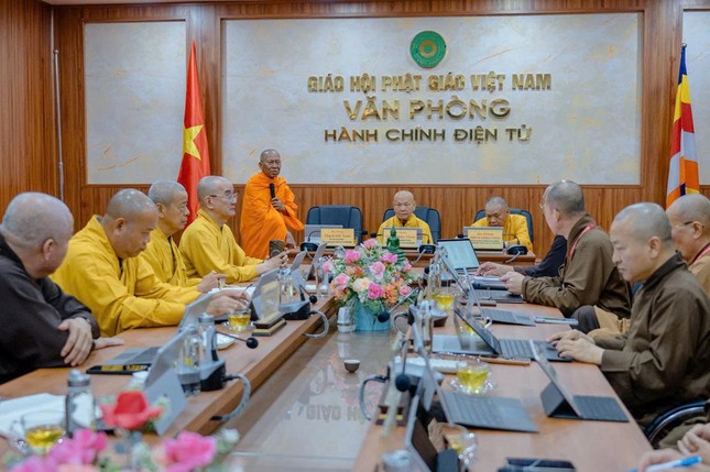 Hòa thượng Thạch Sok Xane phát biểu tại buổi họp