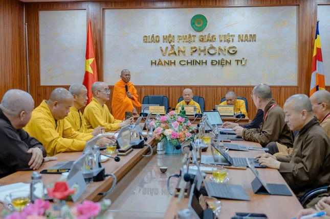 Hòa thượng Thạch Sok Xane phát biểu tại buổi họp