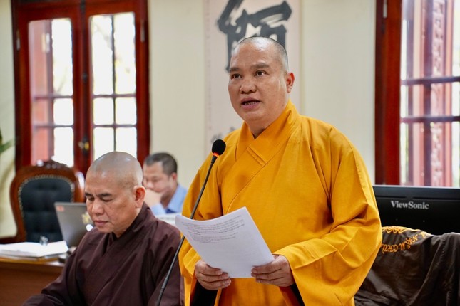Thượng tọa Thích Đạo Thịnh trình bày kế hoạch hoạt động năm 2026