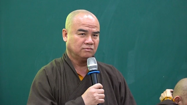 Thượng tọa Thích Tĩnh Triệt phát biểu tại buổi họp