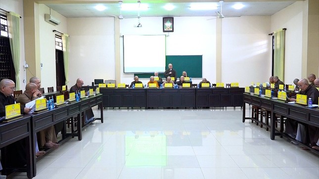 Quang cảnh phiên họp