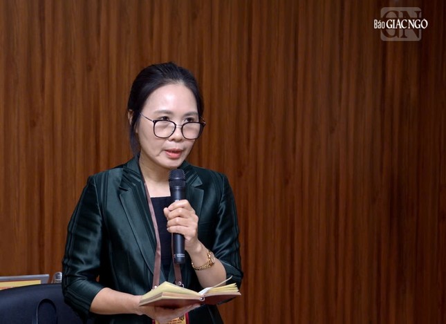 Bà Trần Thị Minh Nga phát biểu tại hội nghị