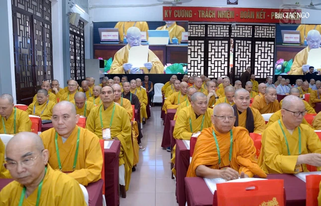 Chư tôn đức tham dự