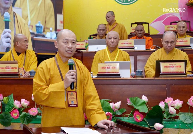 Thượng tọa Thích Minh Nhẫn thông tin về công tác hướng dẫn tổ chức Đại hội đại biểu Phật giáo tỉnh, thành phố